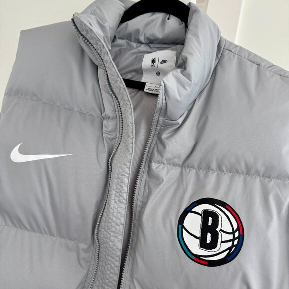 Brooklyn Nets City Edition Men's Nike NBA Puffer Vest - Picture 3 of 6